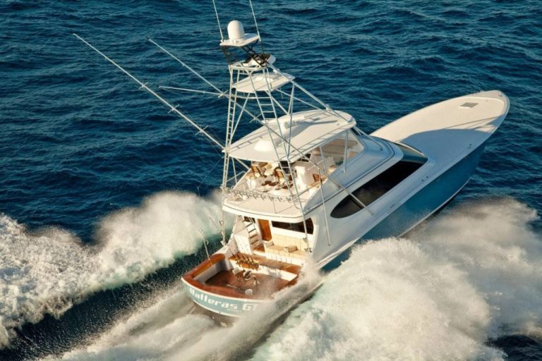 Hatteras yachts 70 Enclosed Bridge navigazione