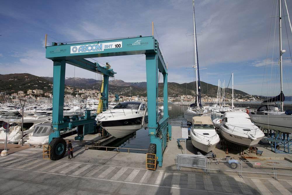 Alpha shipyard marina di varazze