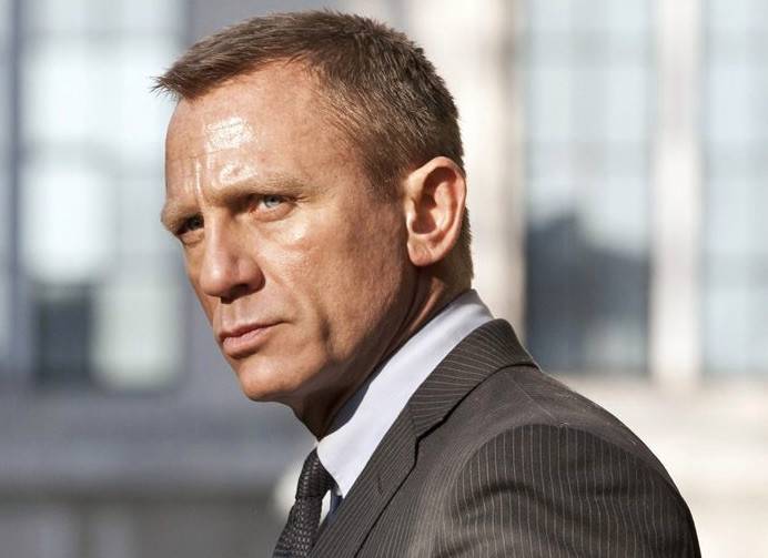 daniel craig  james bond skyfall sceglie zar formenti