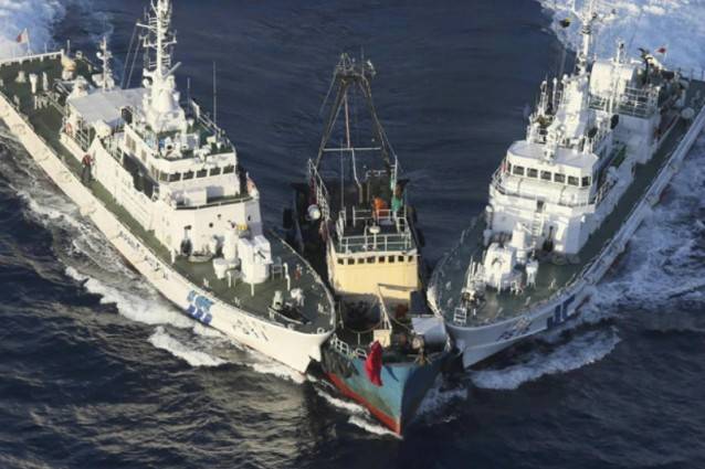 collisioni in mare tre navi