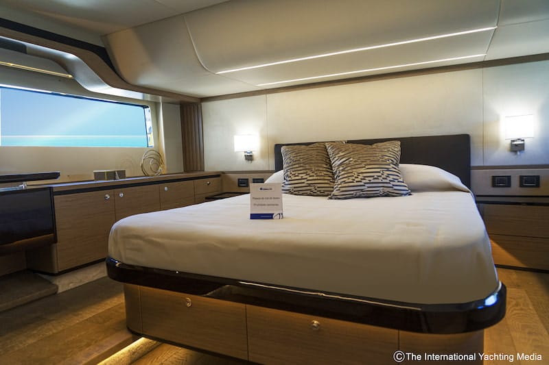 Absolute Yachts Navetta52 cabina