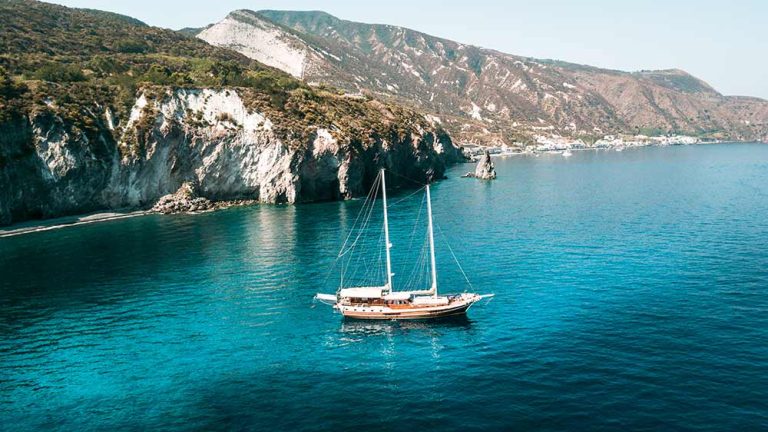 itinerari barca Eolie caicco