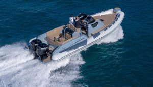 Ranieri Cayman 28.0 Executive: se il comfort è adrenalina