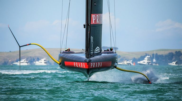 luna rossa vince prada