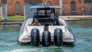 Scanner Envy 1400, è esagerato il maxi-rib di Scanner Marine esposto a Venezia