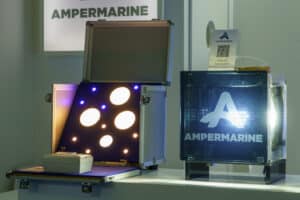 AMPERMARINE presenta i nuovi MICROLED per passerelle e scale