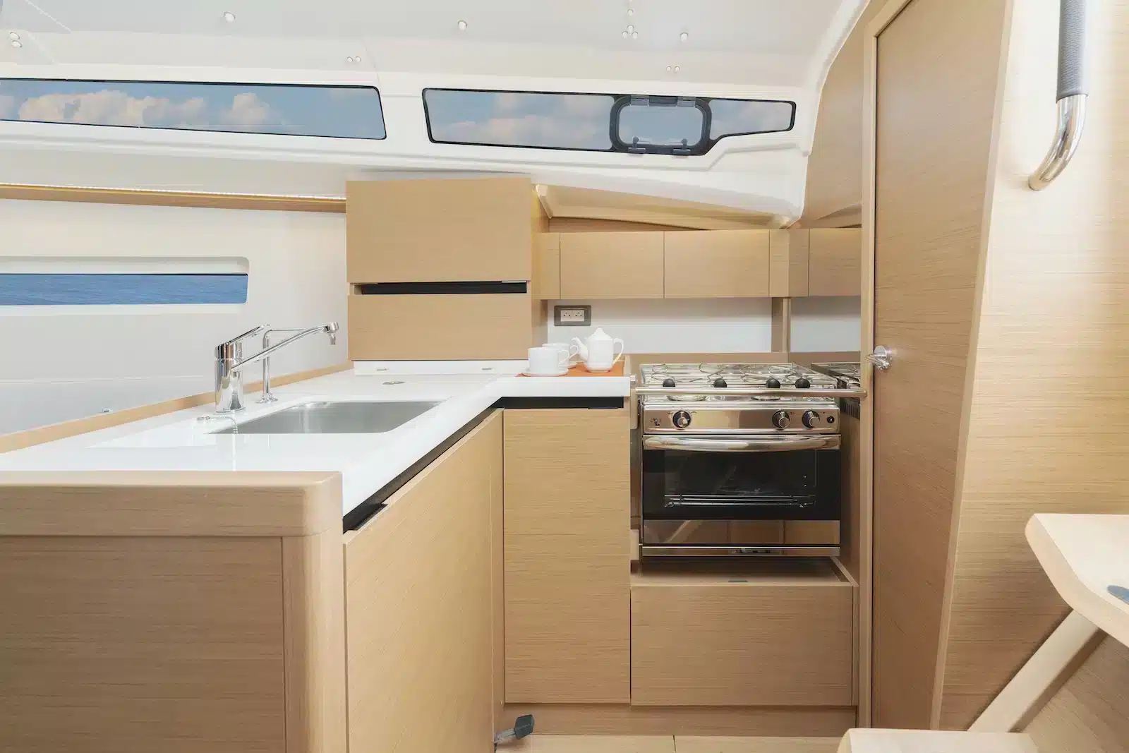 Jeanneau Sun Odyssey 350 cucina