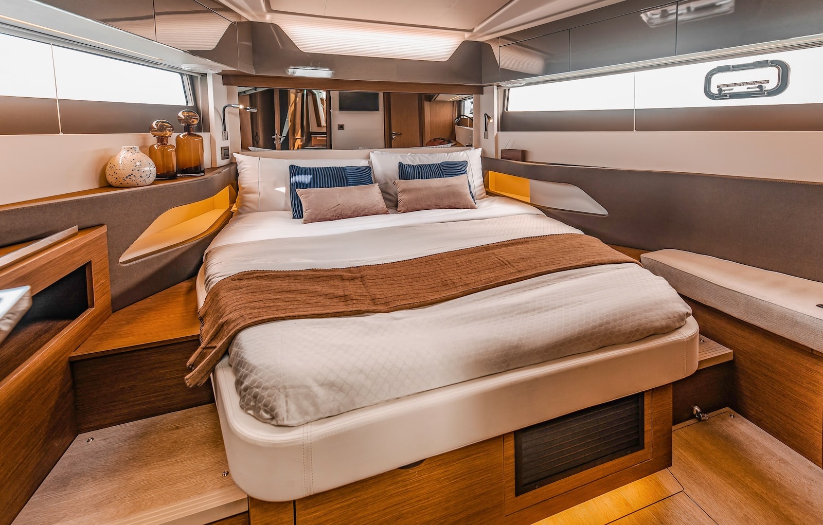 WELLCRAFT 435 Master Cabin