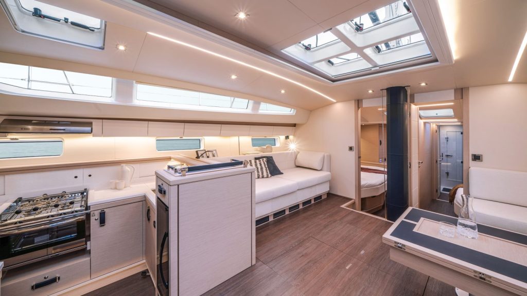 JeanneauYachts 65