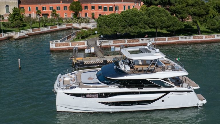 Prestige M8 da Monfalcone a Venezia