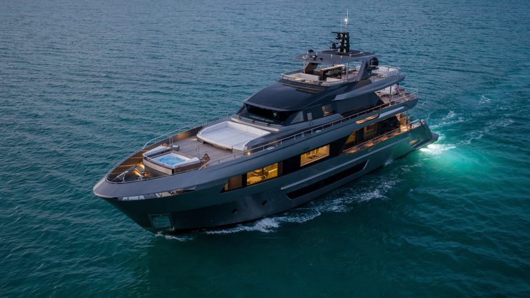 Il primo Ocean Alexander 35 Puro venduto in Florida