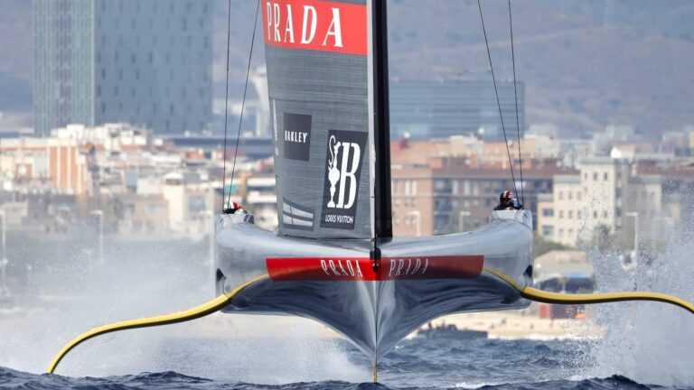 Luna Rossa Prada Pirelli guida imbattuta la classifica della Louis Vuitton Cup