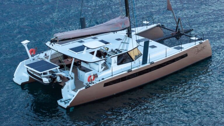 Foto del Balance 526 prova in mare