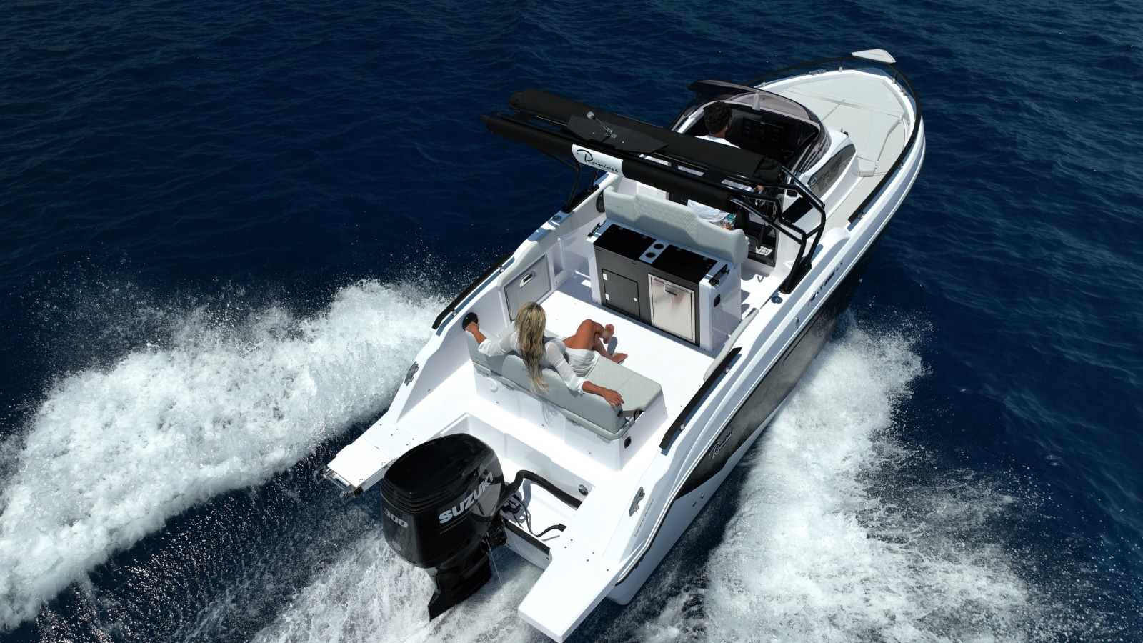 RANIERI NEXT 255 LX, il daycruiser ha un nuovo stile