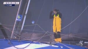 Charlie Dalin vince la Vendée Globe e stabilisce un nuovo record