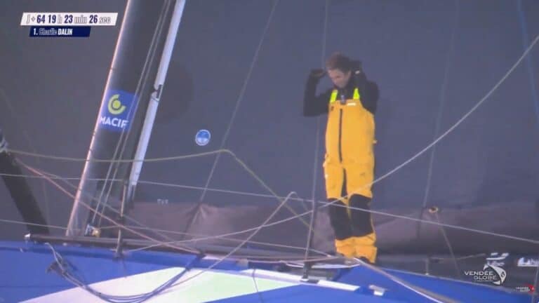 Charlie Dalin vince la Vendee Globe foto arrivo