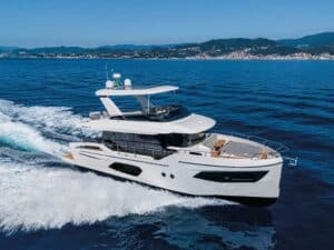 Absolute Yachts affascina il pubblico dell’International Boat Show di Miami