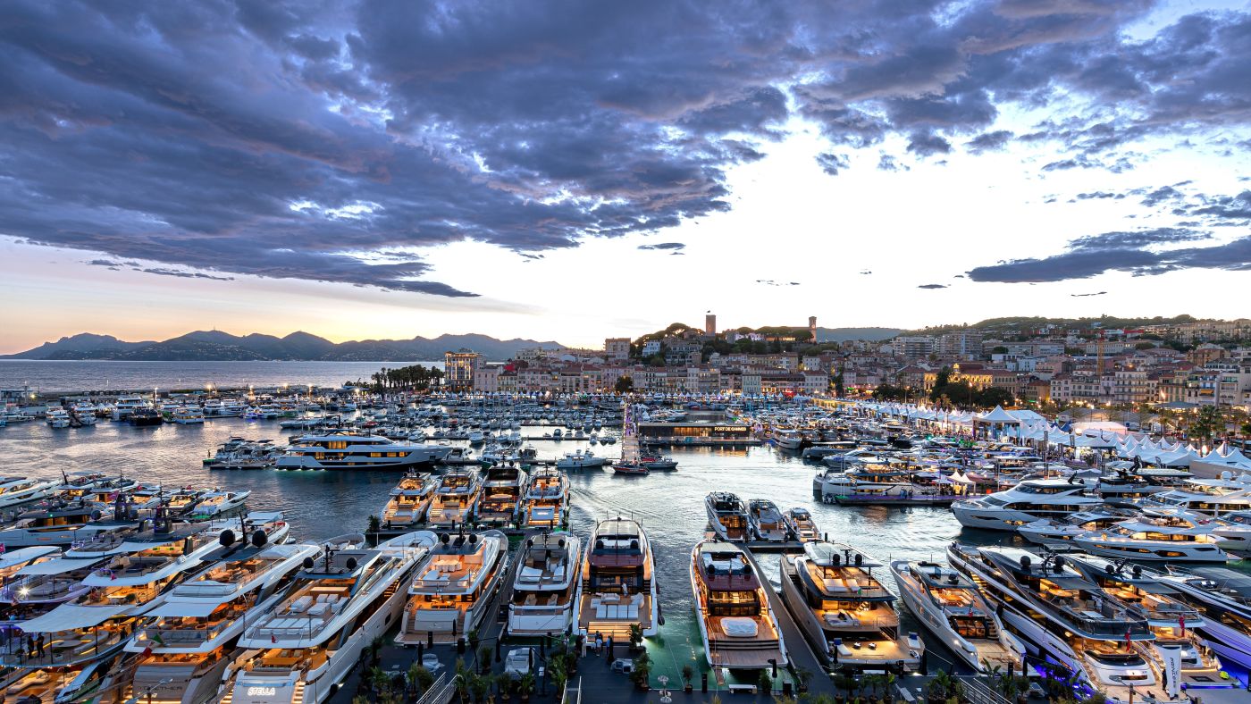 cannes yachting festival vista dall'alto